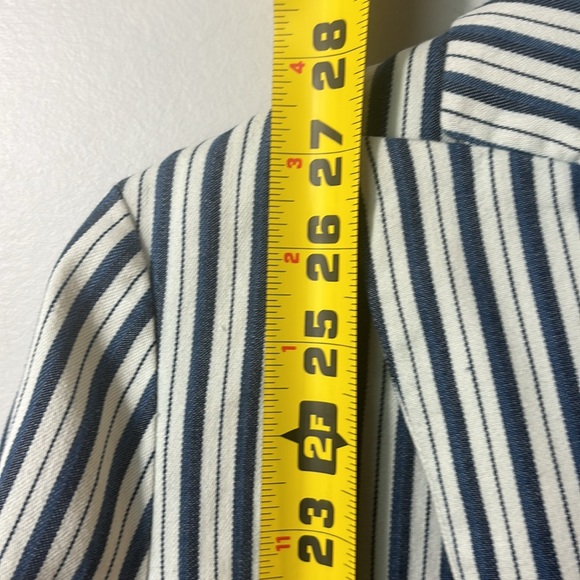 J Crew Classic Willa Blazer in white/blue stripe size 6. EUC. - Picture 7 of 8